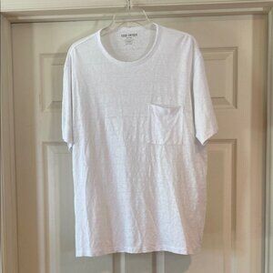 Todd Snyder SS Pocket White Tee.  Made of 100% Linen.